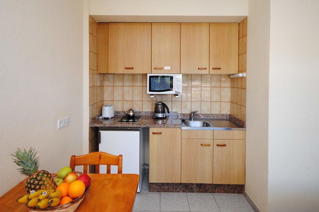 Casa Luis Apartments Santa Eularia des Riu Room photo