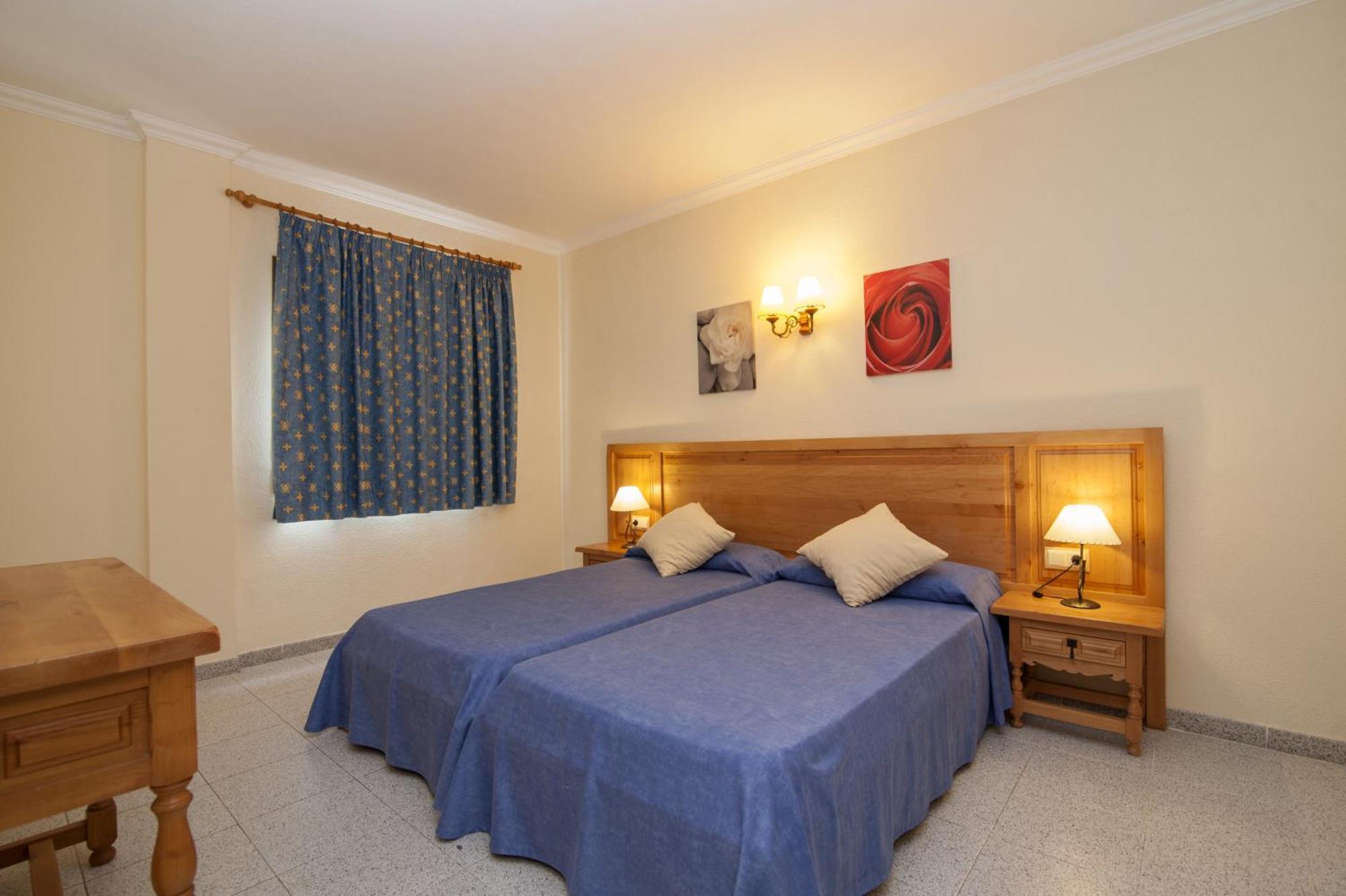 Casa Luis Apartments Santa Eularia des Riu Room photo