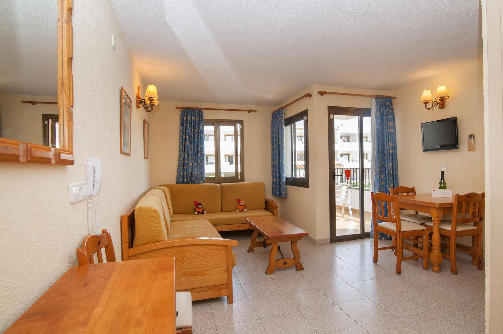 Casa Luis Apartments Santa Eularia des Riu Exterior photo